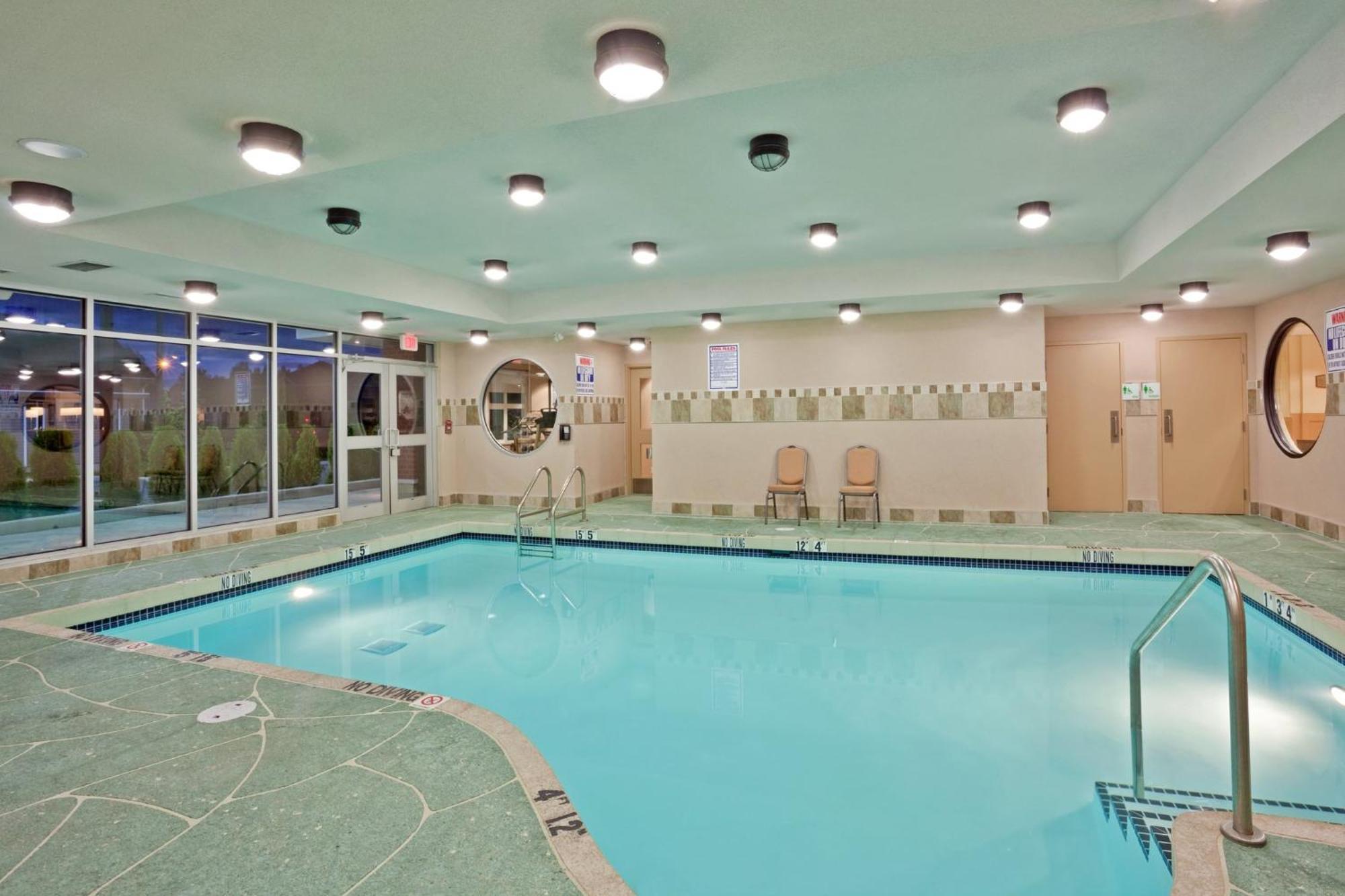 Holiday Inn Hotel & Suites Surrey East - Cloverdale By Ihg Extérieur photo