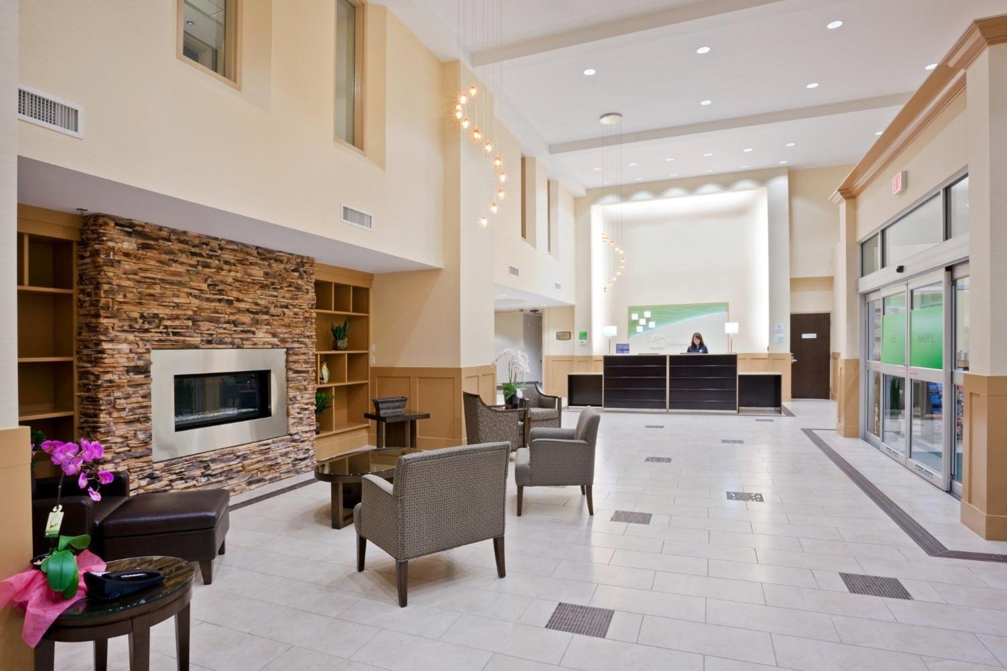 Holiday Inn Hotel & Suites Surrey East - Cloverdale By Ihg Extérieur photo
