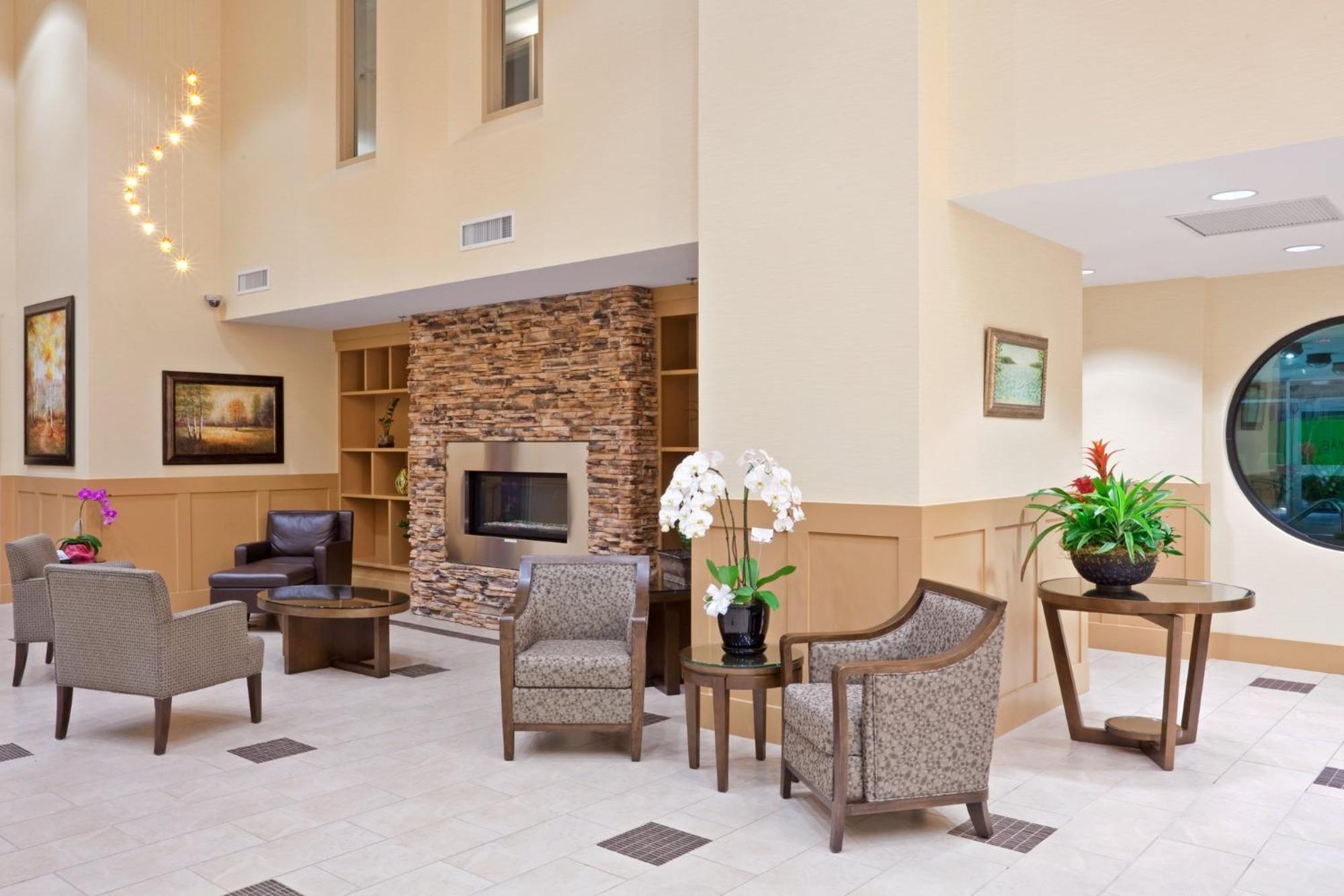 Holiday Inn Hotel & Suites Surrey East - Cloverdale By Ihg Extérieur photo