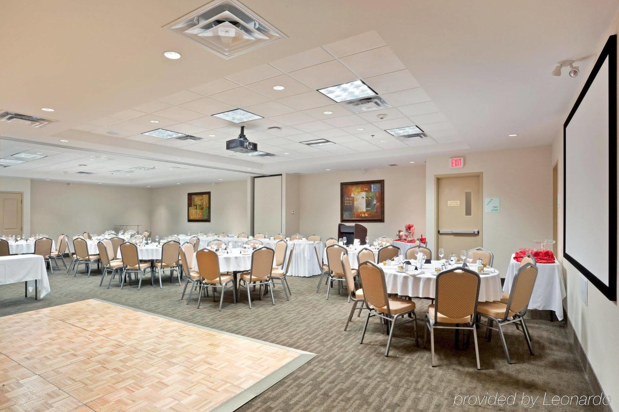Holiday Inn Hotel & Suites Surrey East - Cloverdale By Ihg Extérieur photo